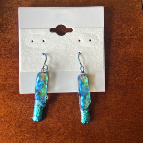 Blue dichroic glass dangle earrings - Picture 2 of 4